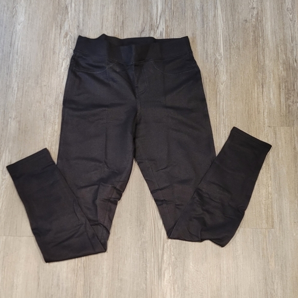 Women's Mid-Rise Classic Knit Denim Jean Yoga/Leggings Size: S | HUE Studio - Picture 5 of 10